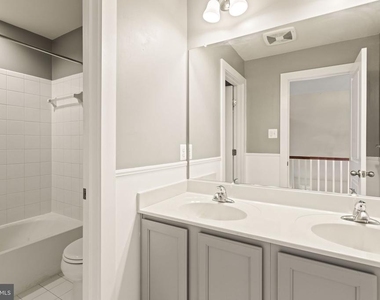 1112 Saxton Drive - Photo Thumbnail 42
