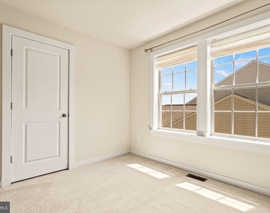 1112 Saxton Drive - Photo Thumbnail 40