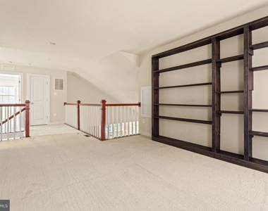 1112 Saxton Drive - Photo Thumbnail 34