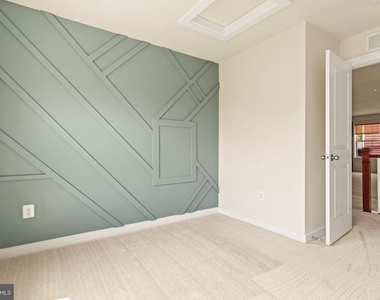 1112 Saxton Drive - Photo Thumbnail 36