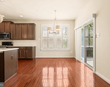 1112 Saxton Drive - Photo Thumbnail 15