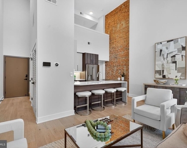 2440 Ontario Road Nw - Photo Thumbnail 2