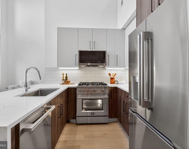 2440 Ontario Road Nw - Photo Thumbnail 7