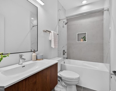 2440 Ontario Road Nw - Photo Thumbnail 13