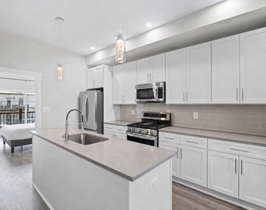 38 Randolph Place Nw - Photo Thumbnail 3