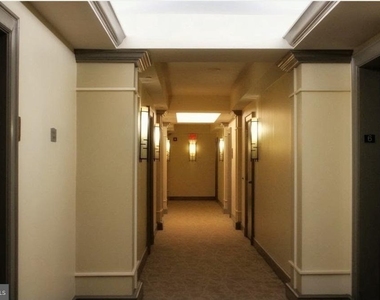 777 7th Nw - Photo Thumbnail 4