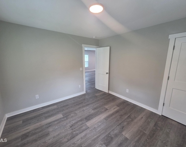 523 E Nelson Avenue - Photo Thumbnail 4