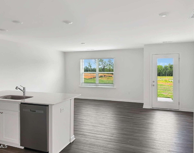 108 Clementine Street - Photo Thumbnail 5
