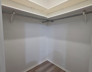 10909 Hillside Oak Ln - Photo Thumbnail 7