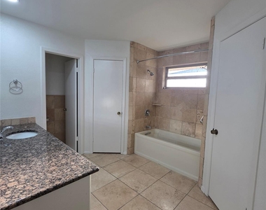 10909 Hillside Oak Ln - Photo Thumbnail 1
