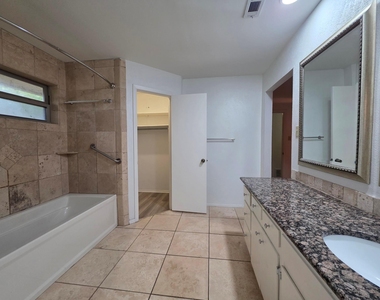 10909 Hillside Oak Ln - Photo Thumbnail 10
