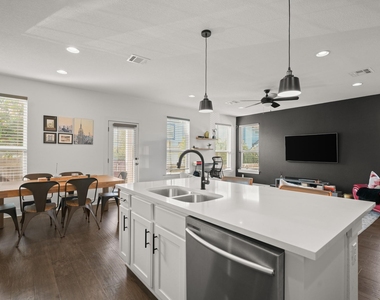5160 N A W Grimes Blvd - Photo Thumbnail 8