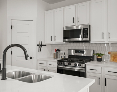 5160 N A W Grimes Blvd - Photo Thumbnail 7