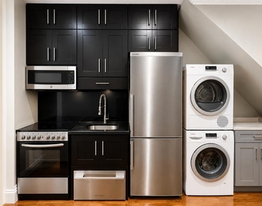 Copy of 115 Mulberry Street, Unit 2f - Photo Thumbnail 6