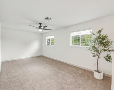 211 Banner Ave - Photo Thumbnail 10
