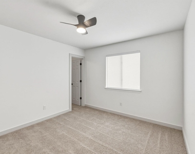 211 Banner Ave - Photo Thumbnail 12