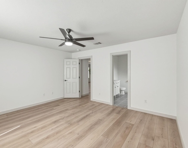 211 Banner Ave - Photo Thumbnail 7