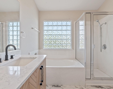 10808 Chippenhook Ct - Photo Thumbnail 6