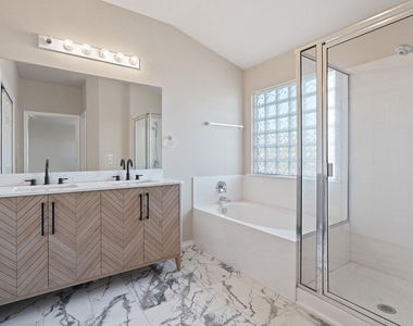 10808 Chippenhook Ct - Photo Thumbnail 3