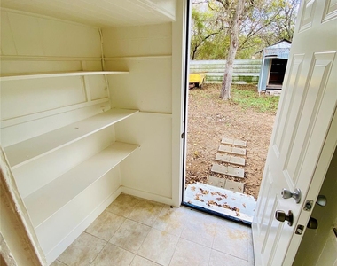 6501 Ponca St - Photo Thumbnail 9