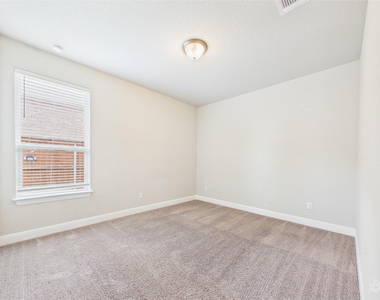 111 Tabago Ct - Photo Thumbnail 18