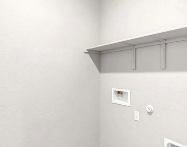 400 Barton Creek Ln - Photo Thumbnail 3