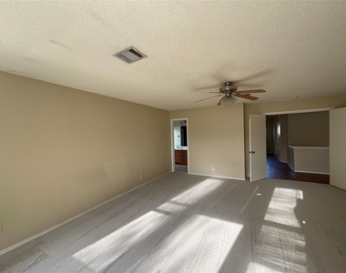 1172 Southern Pl - Photo Thumbnail 12