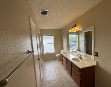 1172 Southern Pl - Photo Thumbnail 16
