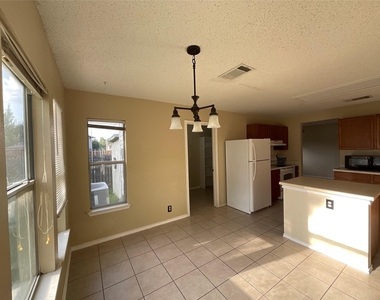 1172 Southern Pl - Photo Thumbnail 5