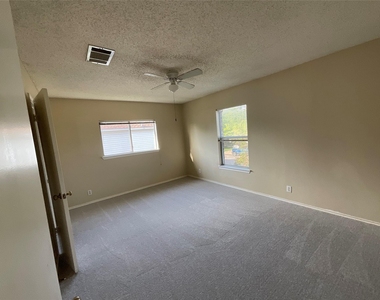 1172 Southern Pl - Photo Thumbnail 20