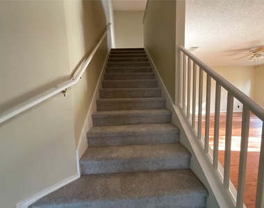 1172 Southern Pl - Photo Thumbnail 7