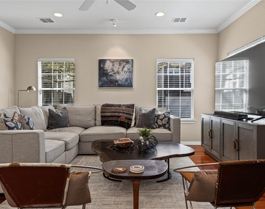 411 W St Elmo Rd - Photo Thumbnail 9