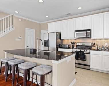 411 W St Elmo Rd - Photo Thumbnail 5