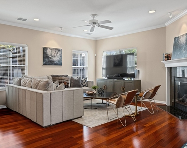 411 W St Elmo Rd - Photo Thumbnail 4