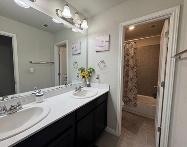 1052 Myrna Bnd - Photo Thumbnail 26