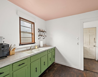 1710 Haskell St - Photo Thumbnail 12