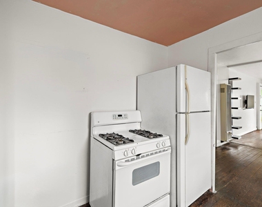 1710 Haskell St - Photo Thumbnail 9