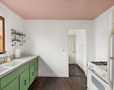 1710 Haskell St - Photo Thumbnail 11