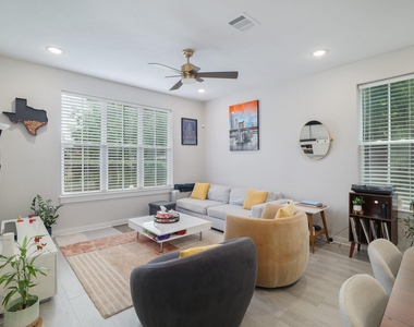 2624 Metcalfe Rd - Photo Thumbnail 3