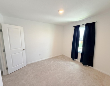5904 Jennifer Pasture Path - Photo Thumbnail 3