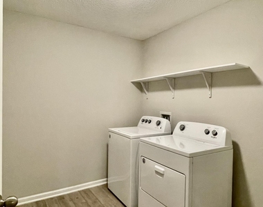 38 Spey Bay Court - Photo Thumbnail 4