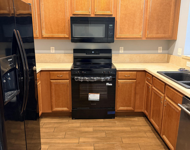 8879 Inlet Bluff Drive - Photo Thumbnail 5