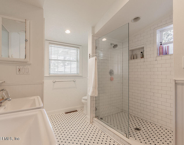 2751 Herschel Street - Photo Thumbnail 12