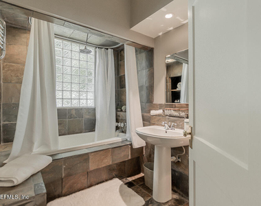 2751 Herschel Street - Photo Thumbnail 10