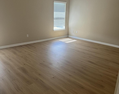 2016 Spring Meadows Court - Photo Thumbnail 2