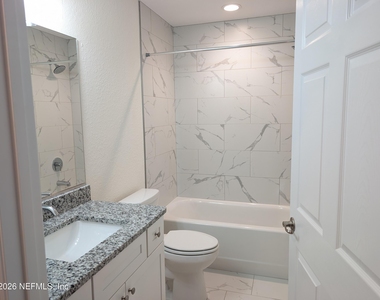 819 Ne 10th Street - Photo Thumbnail 11