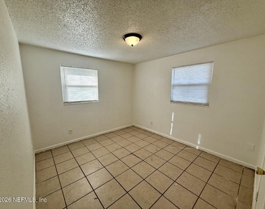 2540 W 25th Street - Photo Thumbnail 5