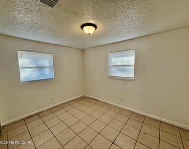 2540 W 25th Street - Photo Thumbnail 7