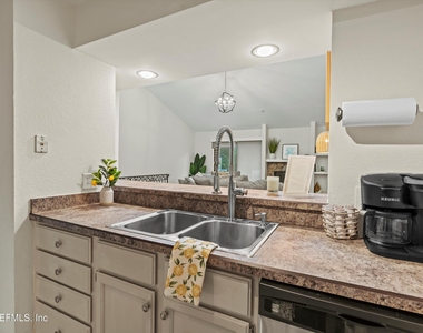 2219 Gorden Avenue - Photo Thumbnail 15