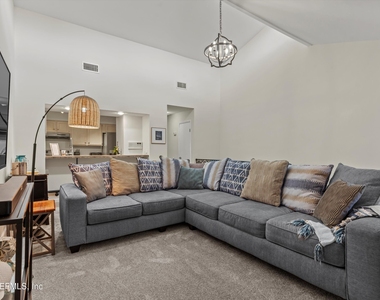 2219 Gorden Avenue - Photo Thumbnail 9